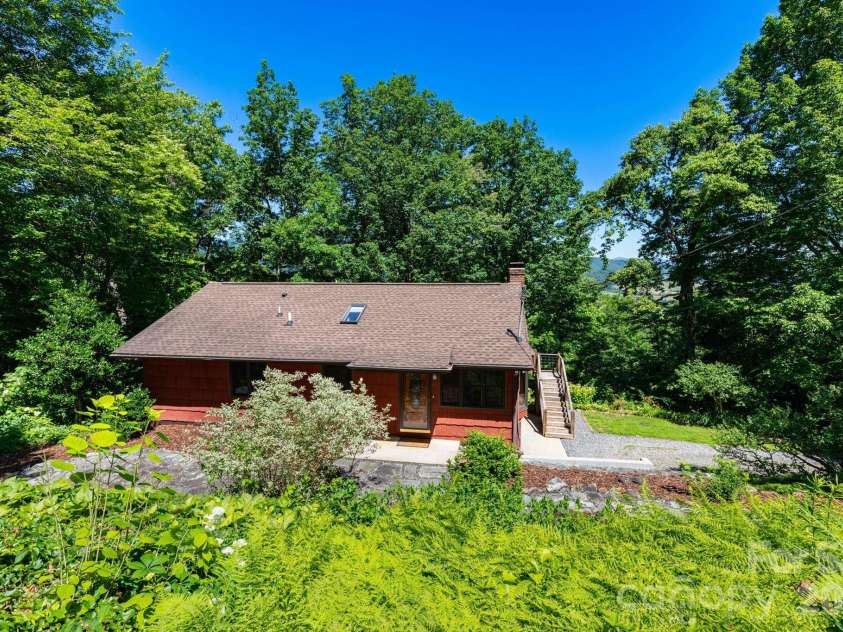 168 Blossom Ridge, Leicester, NC 28748.  MLS# CAR4389201, YatesRealty ID 32199. Front Terraced Yard, Views