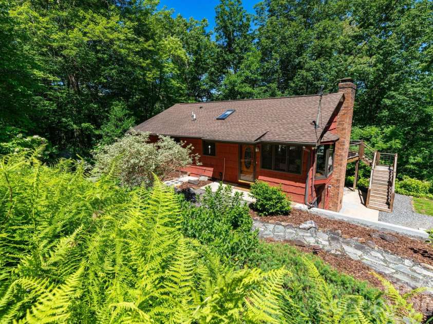168 Blossom Ridge, Leicester, NC 28748.  MLS# CAR4389201, YatesRealty ID 32199. Front Terraced Yard, Views