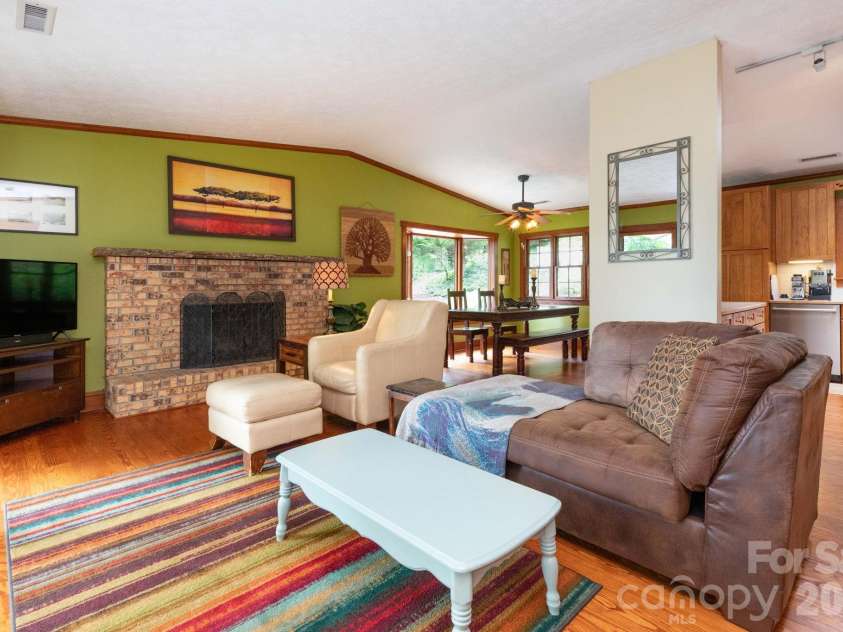 168 Blossom Ridge, Leicester, NC 28748.  MLS# CAR4389201, YatesRealty ID 32199. Living Room