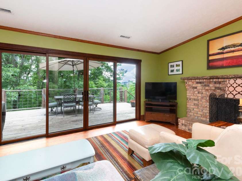 168 Blossom Ridge, Leicester, NC 28748.  MLS# CAR4389201, YatesRealty ID 32199. Living Room with views