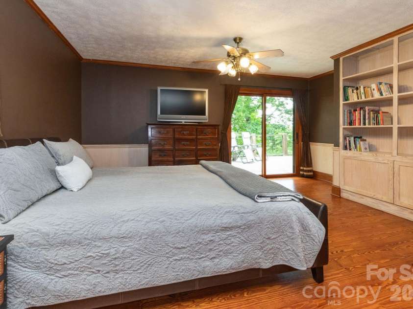 168 Blossom Ridge, Leicester, NC 28748.  MLS# CAR4389201, YatesRealty ID 32199. Primary Bedroom