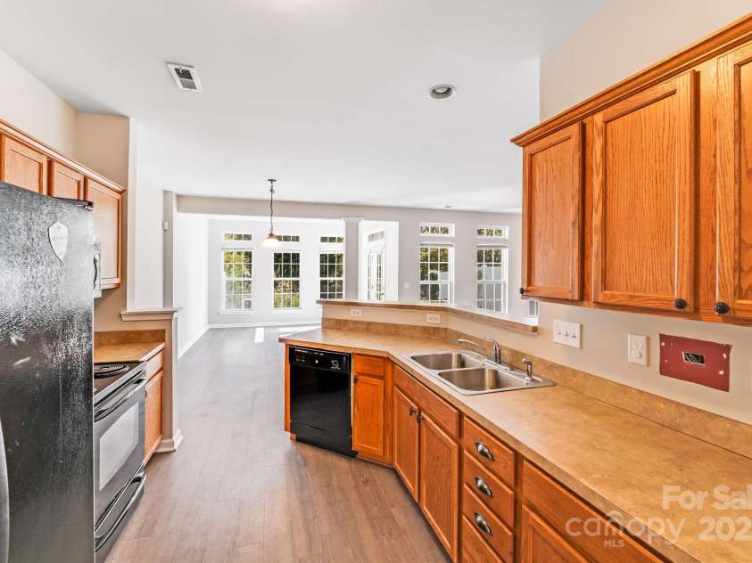 12039 Windy Rock Way, Charlotte, NC 28273.  MLS# CAR4316169, YatesRealty ID 322. 