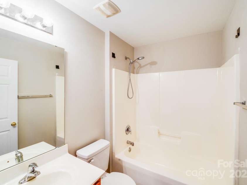 12039 Windy Rock Way, Charlotte, NC 28273.  MLS# CAR4316169, YatesRealty ID 322. 