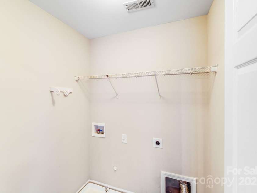 12039 Windy Rock Way, Charlotte, NC 28273.  MLS# CAR4316169, YatesRealty ID 322. 