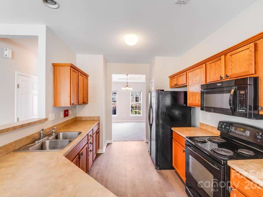 12039 Windy Rock Way, Charlotte, NC 28273.  MLS# CAR4316169, YatesRealty ID 322. 