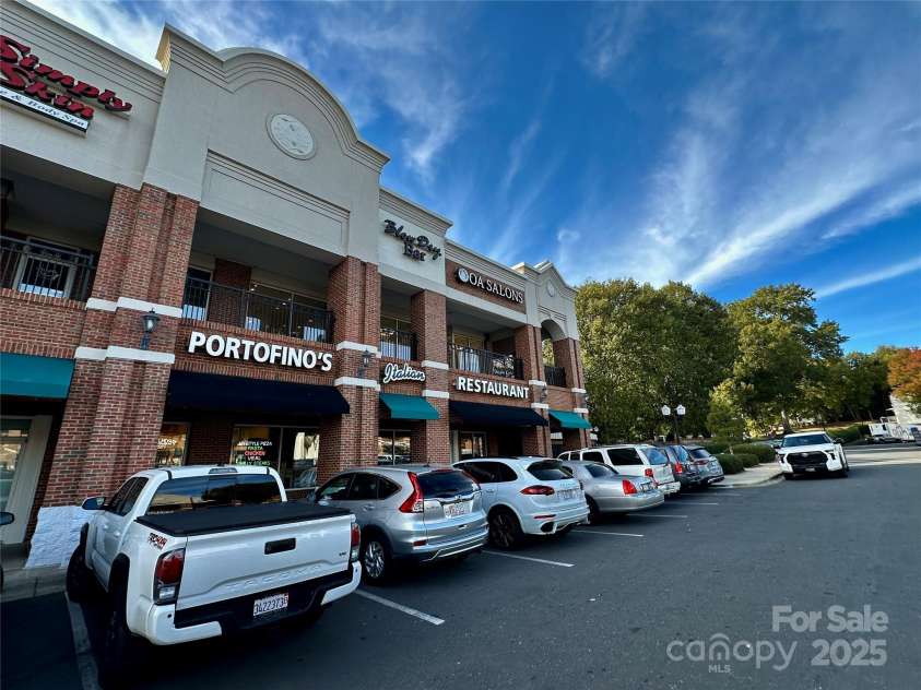 1314 Cortland Road, Charlotte, NC 28209.  MLS# CAR4318253, YatesRealty ID 322. This center beside neighborhood has Spas, Great Restaurants