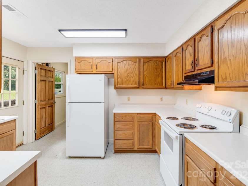 119 Richland Street, Asheville, NC 28806.  MLS# CAR4309744, YatesRealty ID 3220. 