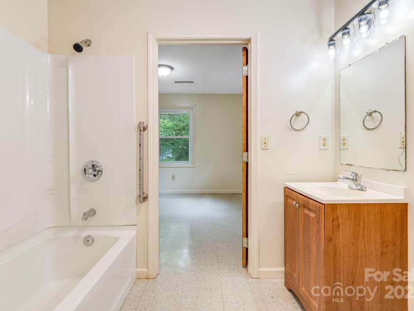 119 Richland Street, Asheville, NC 28806.  MLS# CAR4309744, YatesRealty ID 3220. 