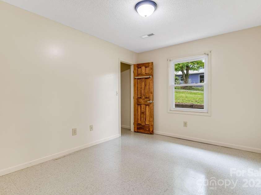 119 Richland Street, Asheville, NC 28806.  MLS# CAR4309744, YatesRealty ID 3220. 