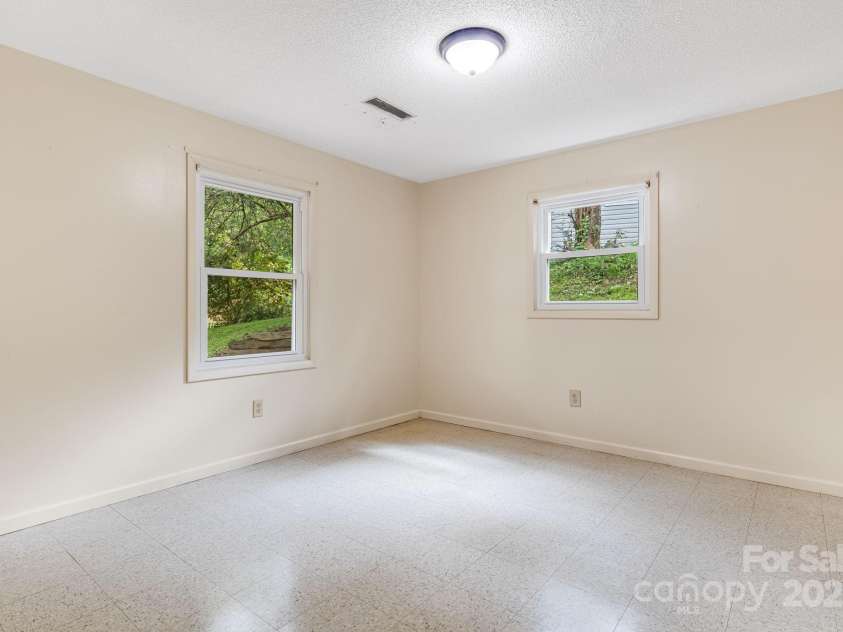 119 Richland Street, Asheville, NC 28806.  MLS# CAR4309744, YatesRealty ID 3220. 