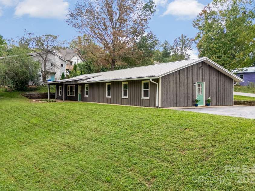 119 Richland Street, Asheville, NC 28806.  MLS# CAR4309744, YatesRealty ID 3220. 