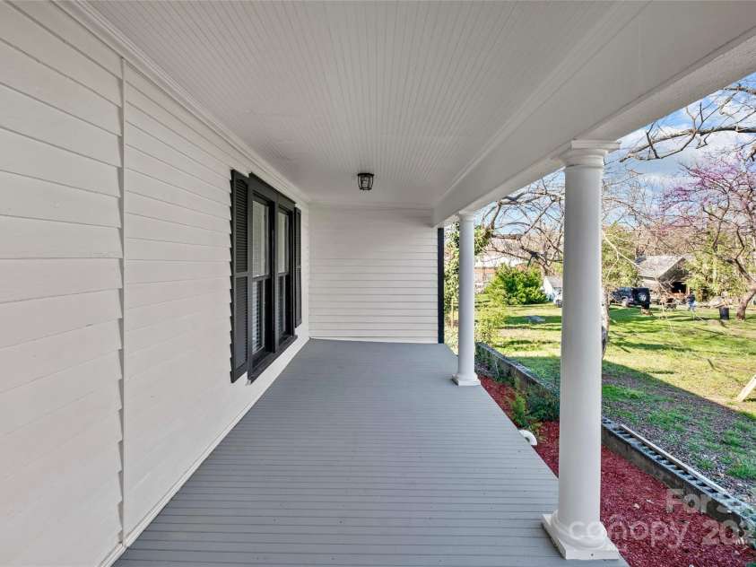 220 Bell Street, Statesville, NC 28677.  MLS# CAR4230607, YatesRealty ID 3220. 