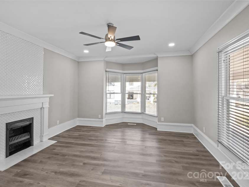 220 Bell Street, Statesville, NC 28677.  MLS# CAR4230607, YatesRealty ID 3220. 