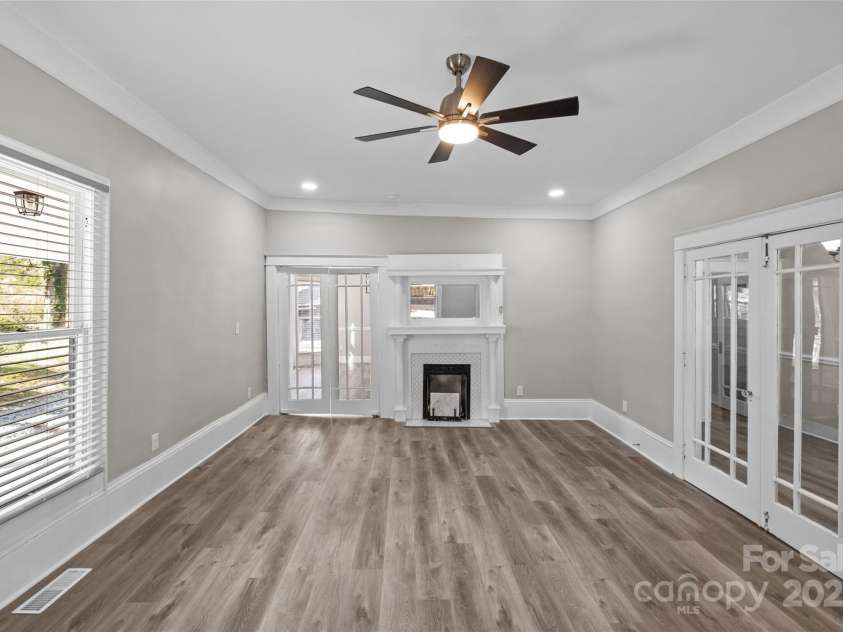 220 Bell Street, Statesville, NC 28677.  MLS# CAR4230607, YatesRealty ID 3220. 