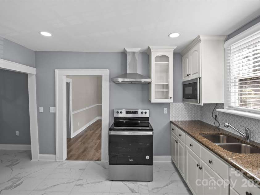 220 Bell Street, Statesville, NC 28677.  MLS# CAR4230607, YatesRealty ID 3220. 
