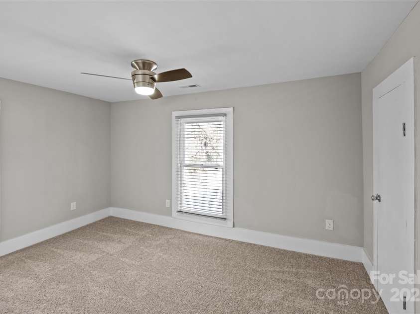 220 Bell Street, Statesville, NC 28677.  MLS# CAR4230607, YatesRealty ID 3220. 
