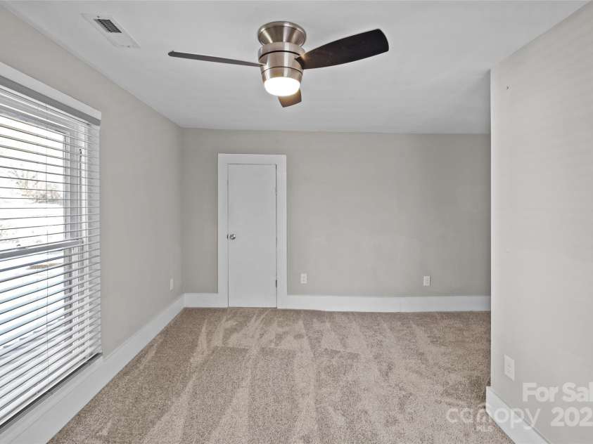 220 Bell Street, Statesville, NC 28677.  MLS# CAR4230607, YatesRealty ID 3220. 