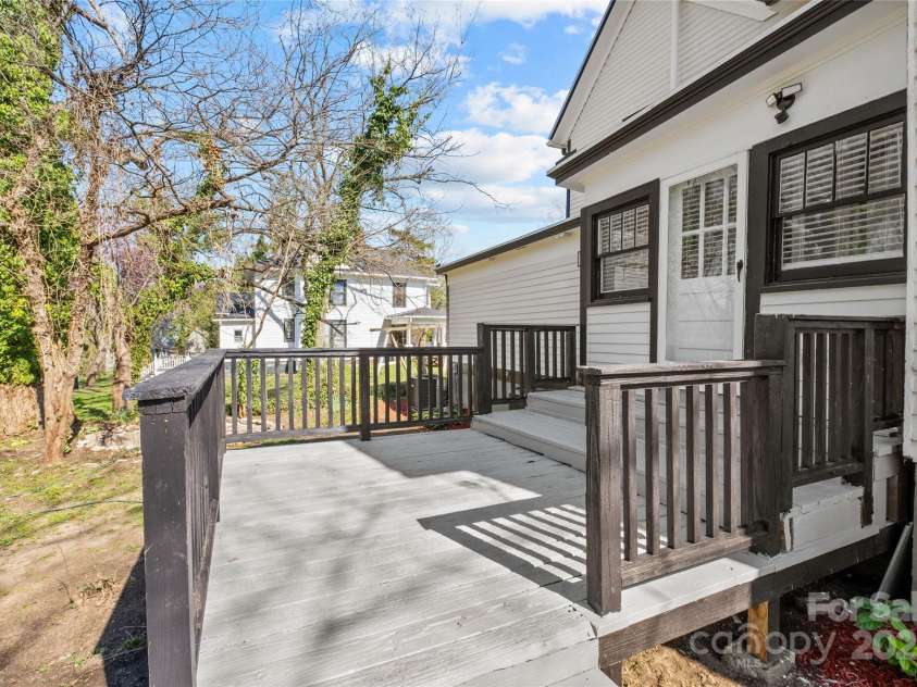 220 Bell Street, Statesville, NC 28677.  MLS# CAR4230607, YatesRealty ID 3220. Back Deck