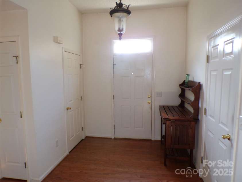 2458 Saguaro Lane, Kannapolis, NC 28083.  MLS# CAR4317406, YatesRealty ID 3220. Foyer