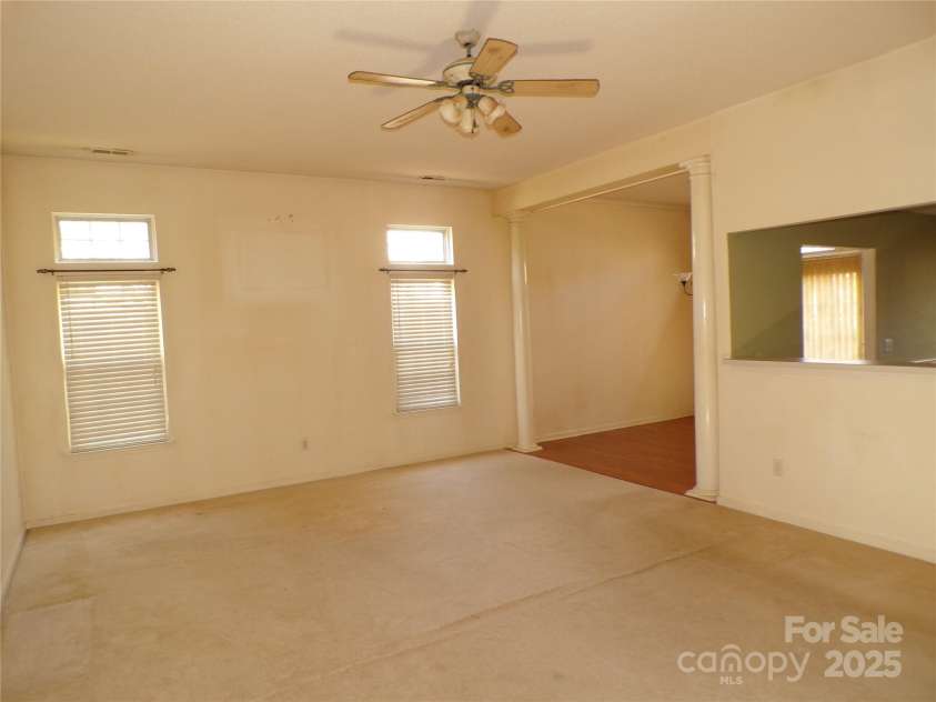 2458 Saguaro Lane, Kannapolis, NC 28083.  MLS# CAR4317406, YatesRealty ID 3220. Great Room