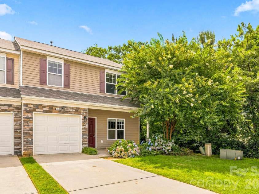 10308 Cloyne Court, Charlotte, NC 28213.  MLS# CAR4392106, YatesRealty ID 32200. 