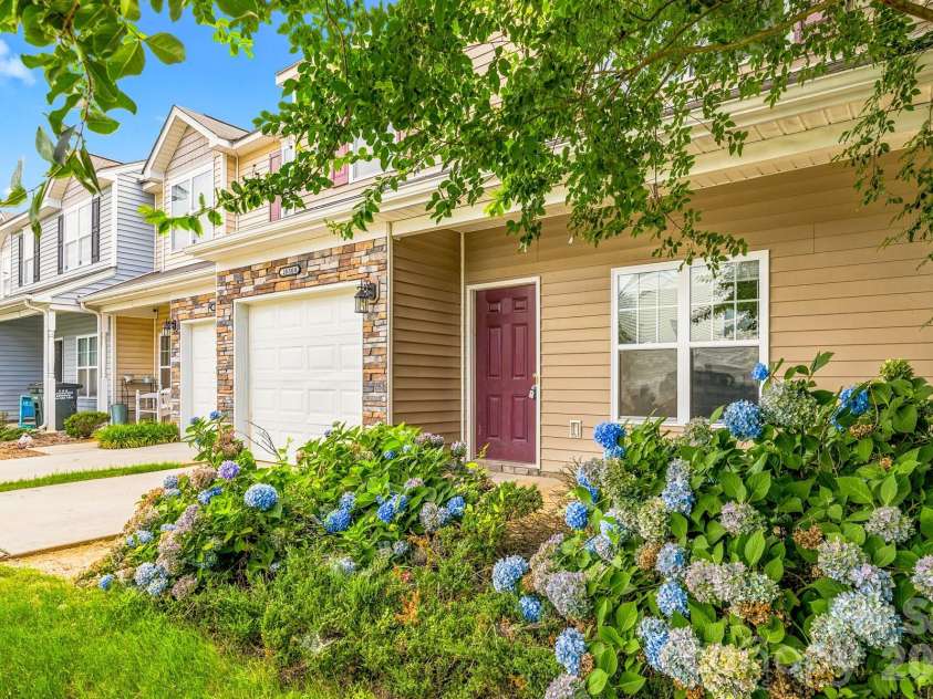 10308 Cloyne Court, Charlotte, NC 28213.  MLS# CAR4392106, YatesRealty ID 32200. 