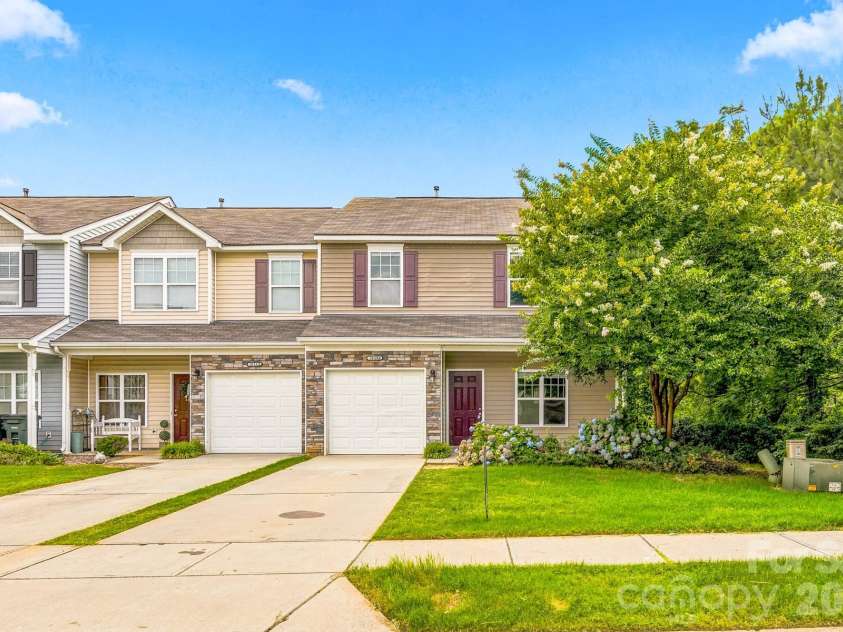 10308 Cloyne Court, Charlotte, NC 28213.  MLS# CAR4392106, YatesRealty ID 32200. 