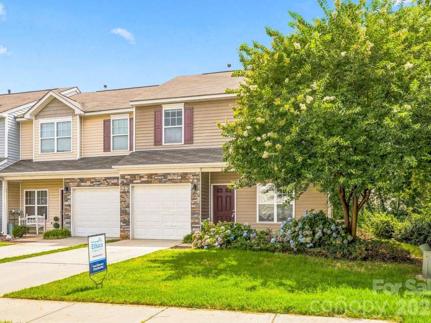 10308 Cloyne Court, Charlotte, NC 28213.  MLS# CAR4392106, YatesRealty ID 32200. 