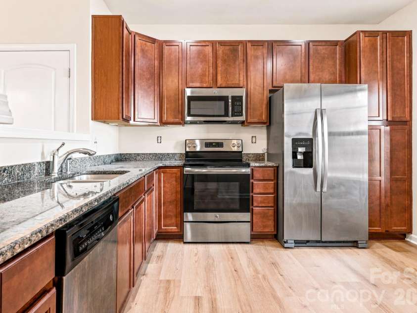 10308 Cloyne Court, Charlotte, NC 28213.  MLS# CAR4392106, YatesRealty ID 32200. 