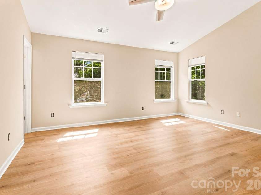 10308 Cloyne Court, Charlotte, NC 28213.  MLS# CAR4392106, YatesRealty ID 32200. 