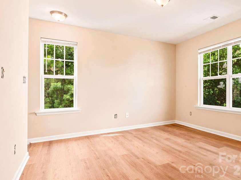 10308 Cloyne Court, Charlotte, NC 28213.  MLS# CAR4392106, YatesRealty ID 32200. 