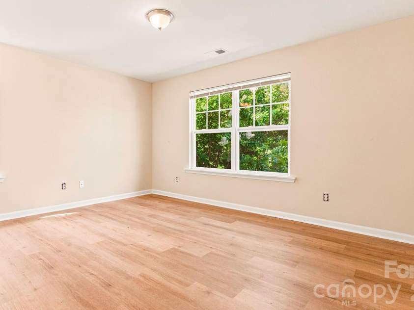 10308 Cloyne Court, Charlotte, NC 28213.  MLS# CAR4392106, YatesRealty ID 32200. 