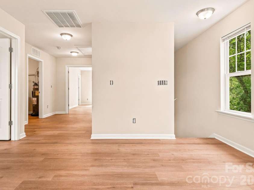 10308 Cloyne Court, Charlotte, NC 28213.  MLS# CAR4392106, YatesRealty ID 32200. 