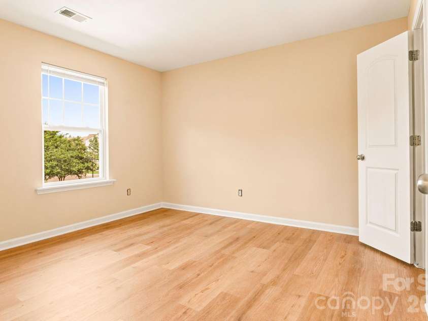 10308 Cloyne Court, Charlotte, NC 28213.  MLS# CAR4392106, YatesRealty ID 32200. 