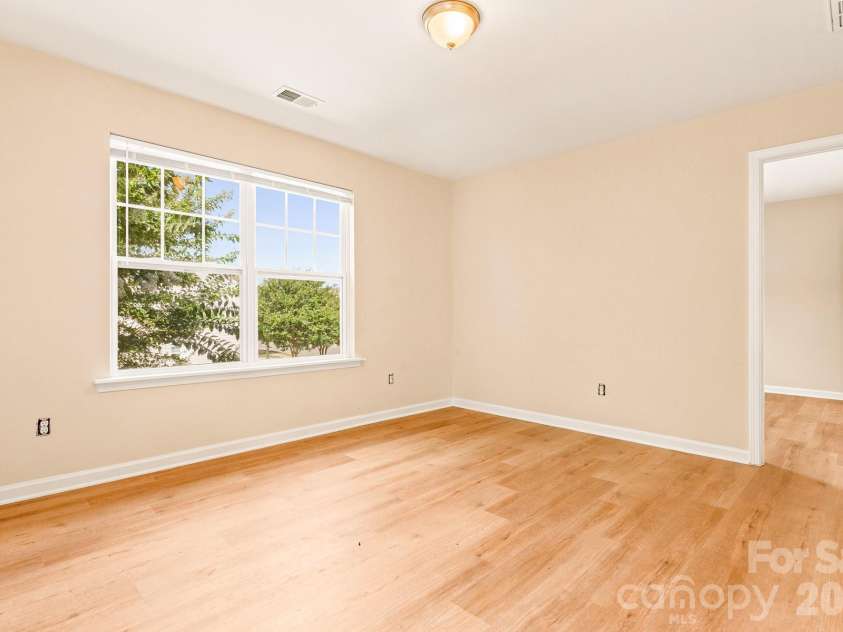 10308 Cloyne Court, Charlotte, NC 28213.  MLS# CAR4392106, YatesRealty ID 32200. 