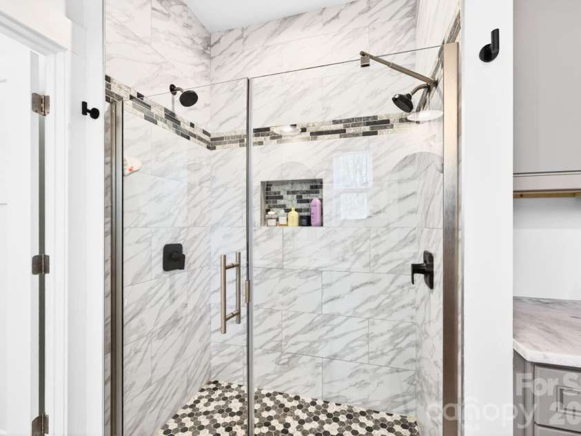 25 Haven Drive, Arden, NC 28704.  MLS# CAR4368689, YatesRealty ID 32201. Primary Shower