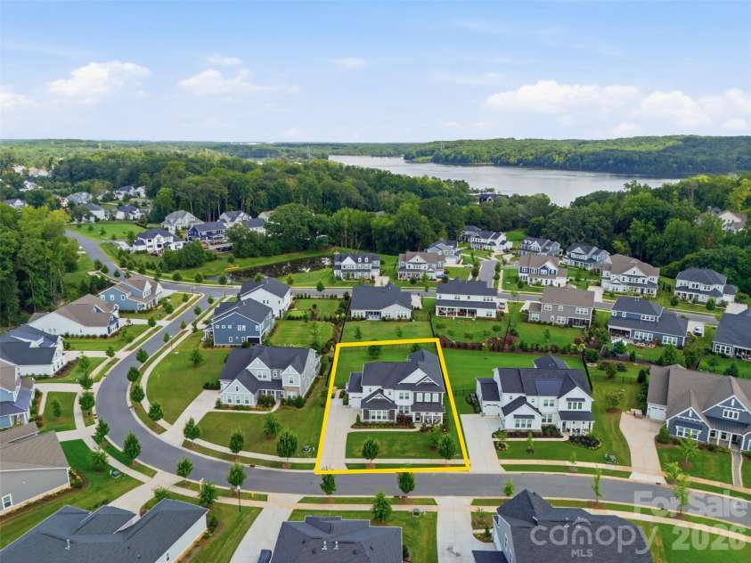 510 Meadow Ridge Drive, Belmont, NC 28012.  MLS# CAR4412652, YatesRealty ID 32204. 
