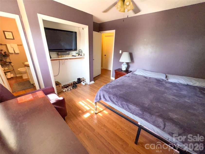 307 Meadowbrook Drive, Newton, NC 28658.  MLS# CAR4388172, YatesRealty ID 32205. 