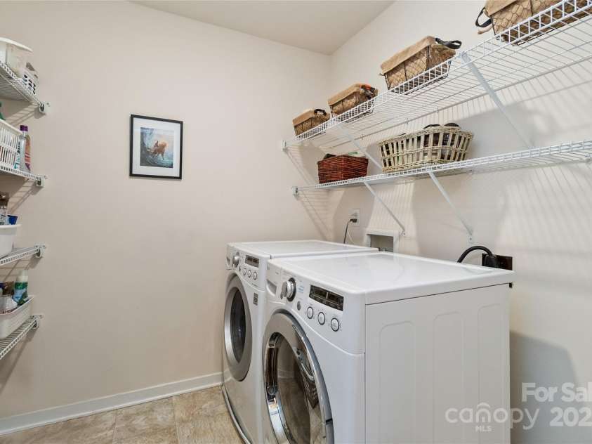 4626 Gibbons Link Road, Charlotte, NC 28269.  MLS# CAR4290378, YatesRealty ID 32205. Convenient second story laundry room with ample space.
