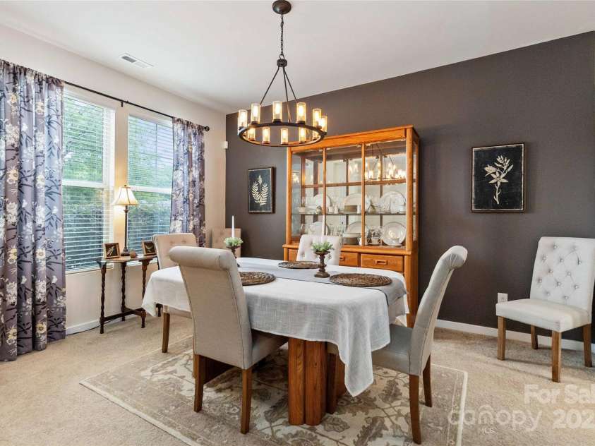 4626 Gibbons Link Road, Charlotte, NC 28269.  MLS# CAR4290378, YatesRealty ID 32205. Flexible living space off the foyer, great use for dining, study or den.