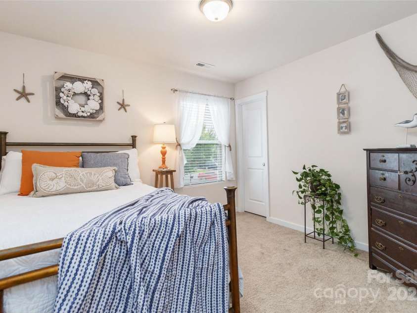 4626 Gibbons Link Road, Charlotte, NC 28269.  MLS# CAR4290378, YatesRealty ID 32205. Secondary bedroom.
