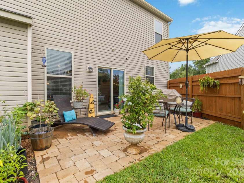 4626 Gibbons Link Road, Charlotte, NC 28269.  MLS# CAR4290378, YatesRealty ID 32205. Stone patio.