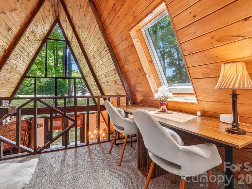 201 Hampton Gap Drive, Mars Hill, NC 28754.  MLS# CAR4390377, YatesRealty ID 32206. Loft Area/Flex Space