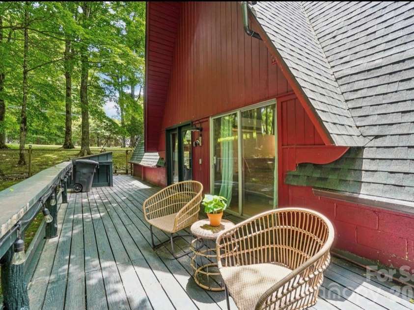 201 Hampton Gap Drive, Mars Hill, NC 28754.  MLS# CAR4390377, YatesRealty ID 32206. Side Deck w/Tree Canopy