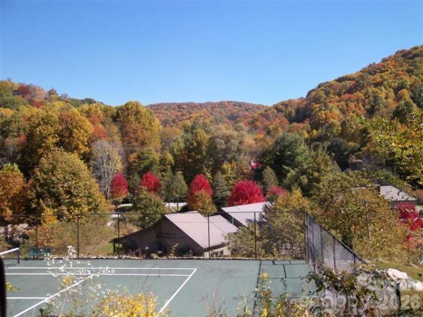 201 Hampton Gap Drive, Mars Hill, NC 28754.  MLS# CAR4390377, YatesRealty ID 32206. VC Tennis Courts