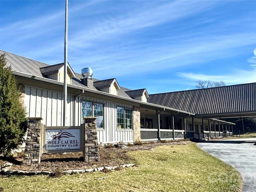 201 Hampton Gap Drive, Mars Hill, NC 28754.  MLS# CAR4390377, YatesRealty ID 32206. Wolf Laurel Country Club