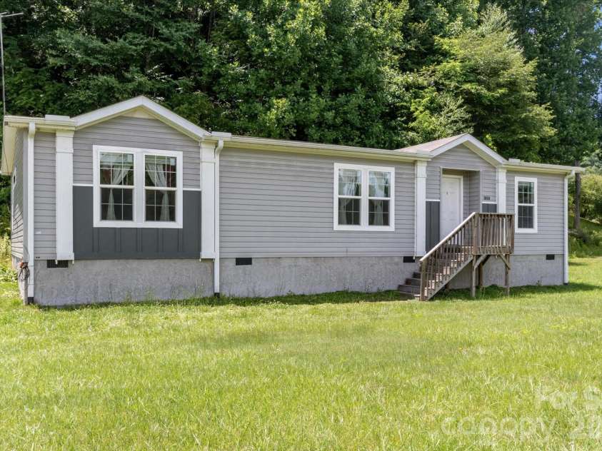1060 Pickens Highway, Rosman, NC 28772.  MLS# CAR4385231, YatesRealty ID 32207. 