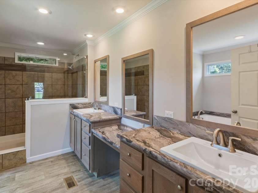 1060 Pickens Highway, Rosman, NC 28772.  MLS# CAR4385231, YatesRealty ID 32207. 