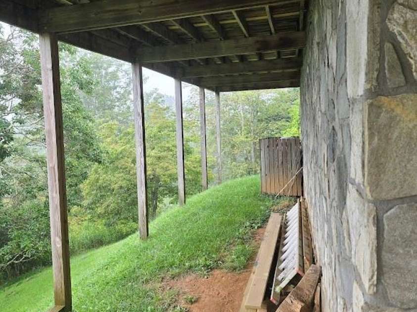 979 Wagon Road, Warrensville, NC 28693.  MLS# CAR4292311, YatesRealty ID 32208. 