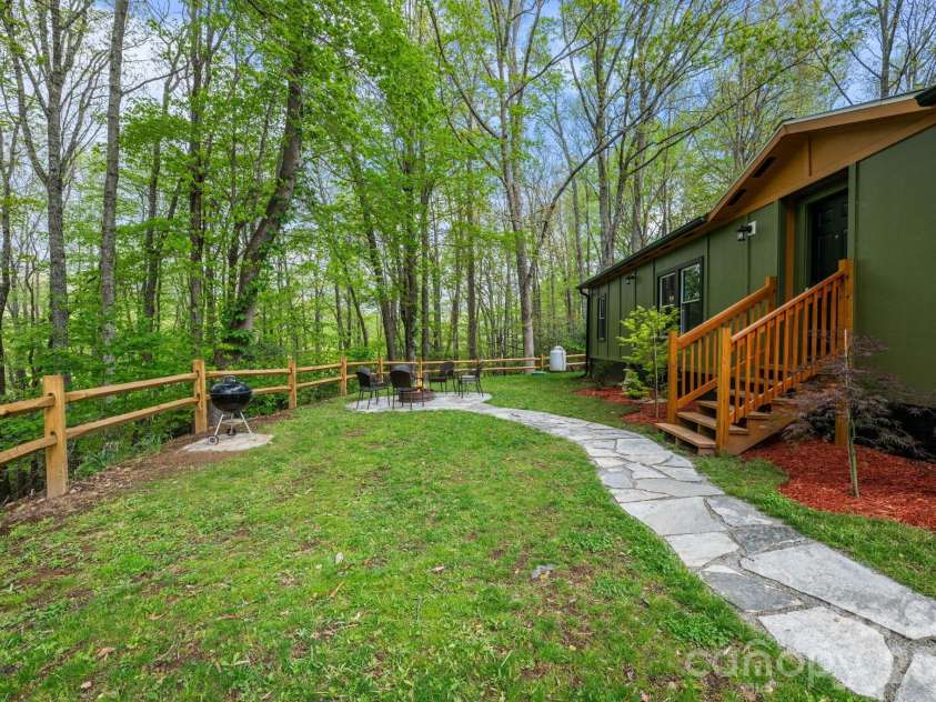1426 Rainbow Trail, Boone, NC 28607.  MLS# CAR4376098, YatesRealty ID 32209. 